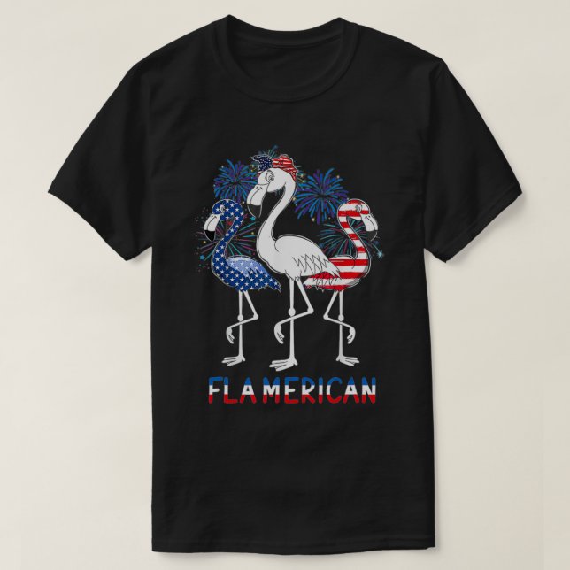 4 juli US Flagga Funny Patriotic Flamingo Flame T Shirt (Design framsida)