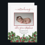 4 Photo Collage Holly | Berries Girl Birth Announc Meddelande<br><div class="desc">Söta flicka,  holly och bär julafton helgdag 4 fotokollage tvåsidigt födelsemeddelande. Lägg bara till dina värdefulla baby-foton och detaljer för att slutföra den här designen. Sammansatt design efter Helgdag Hearts-design (reserverade höger).</div>