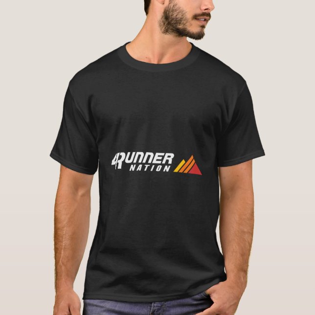 4 Springers text med bergsbrickan Trd Rand T Shirt (Framsida)