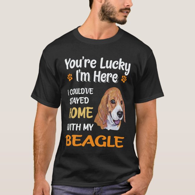 4 Stannade Hemma Med Min Beagle T Shirt (Framsida)