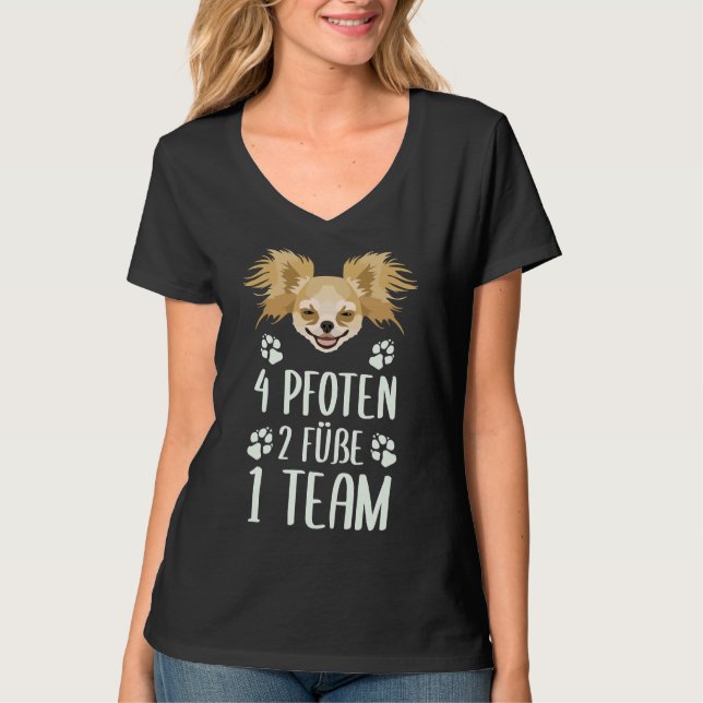 4 Tass 2 Feet 1 Team Chihuahua T Shirt (Framsida)