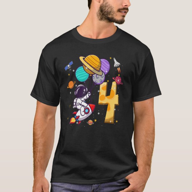 4e födelsedagen Astronaut Rymdballonger 4 år gamla T Shirt (Framsida)
