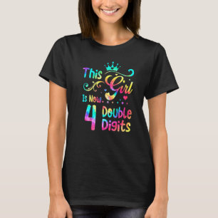 4e födelsedagen Den här flickan är nu 4 Dubblor i T Shirt