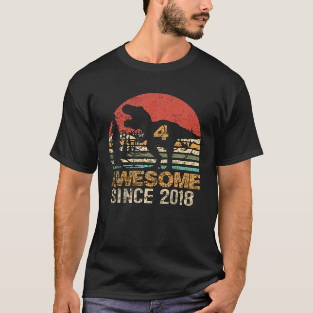 4e födelsedagen Dinosaur T Rex 4 år gammal Fantast Shirt (Framsida)