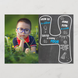 4e födelsedagen Pojkboard med fotoblått nummer Inbjudningar
