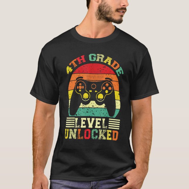 4th Grade Level Unlocked Video Gamer Back to Schoo T Shirt (Framsida)