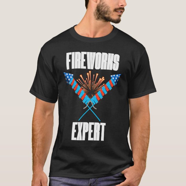 4th of July Fireworks Expert  Event Coordinators T Shirt (Framsida)