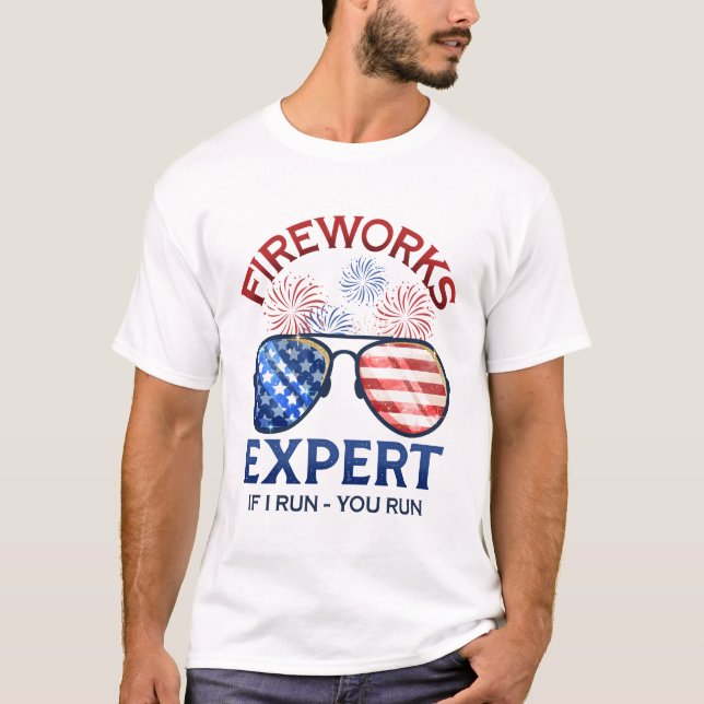 4th of July Fireworks Expert T Shirt (Framsida)