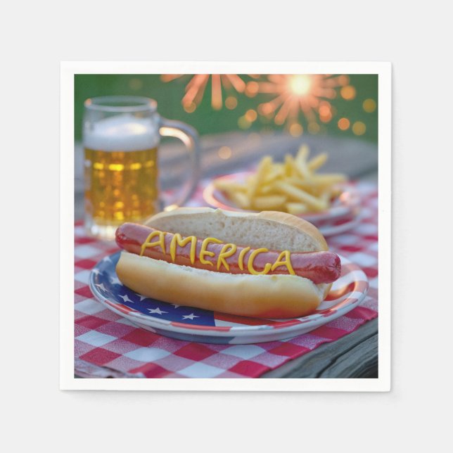 4th of July Hot Dog With Beer and Fries Pappersservett (Framsidan)