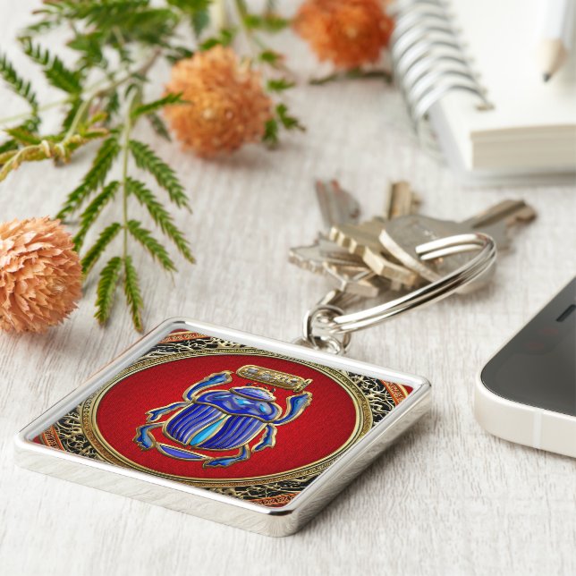 [500] Treasure Trove: Ancient Egyptian Scarab Fyrkantig Silverfärgad Nyckelring (Sidan)