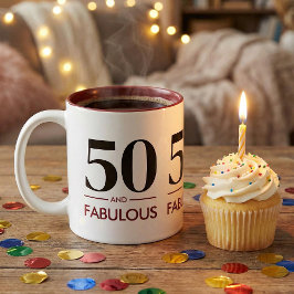 50 And Fabulous Modern Cherry Wine Birthday Saying Två-Tonad Mugg
