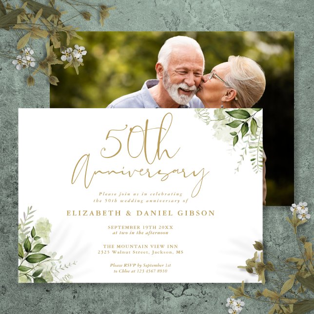 50-års bröllopsdag Guldskript Blommig Foto Inbjudningar (50th Wedding Anniversary Gold Script Floral Photo Invitation)