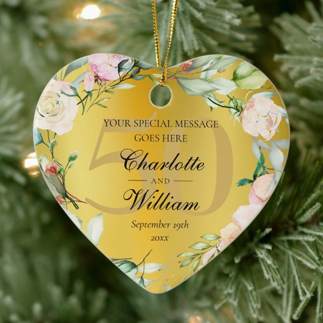 50-års bröllopsjubileum Blommig monogram guld Julgransprydnad Keramik (50th Wedding Anniversary Floral Monogram Gold Ceramic Ornament)