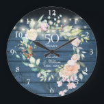50-årsdagen Blommigt Blue Rustic String Ljus Stor Klocka<br><div class="desc">Den här chicens botaniska 50-årsklockan på bröllop kan vara personlig med din speciella guldårsdag som är angiven i elegantens typografi. Den här blommigten har en delikat vattenfärgsgarland och ljus på en blå,  rustisk träbakgrund. Designad av Thisisnotme©</div>