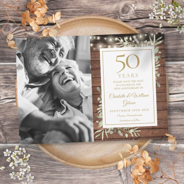 50-årsdagen Rustic Greenery Ljus Photo Spara Datumet (50th Anniversary Rustic Greenery Lights Photo Save The Date)