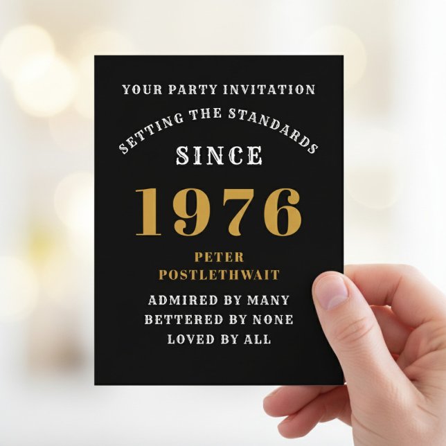 50-årsfirande 1976 Svart Guld Inbjudan (1976 birthday party invite. Blurred background.)