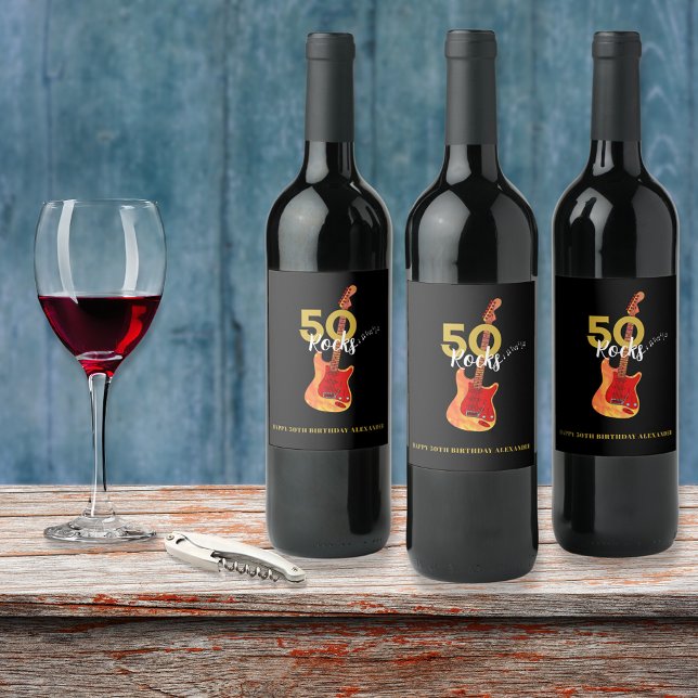 50-årsfirande 50 Rocks Gitarr Personlig Vinflaska Etikett (50 Rocks cool guitar 50th birthday party wine labels gold and black personalized )