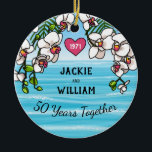 50-årsjubiléet Tropical Beach Orchids Julgransprydnad Keramik<br><div class="desc">Gift du dig, smekmånaden eller bor du på stranden eller på en ö? Fira 50:e bröllop-årsdagen med den här personligen prydnadsdagen! Vacker blått hav vinkart sträcker sig till den tydliga himlar-horisonten bakom en blommigt ram av tropiska vita orkidéer och handflatan löv. Lycklig parets namn, bröllop och 50 år tillsammans gör...</div>