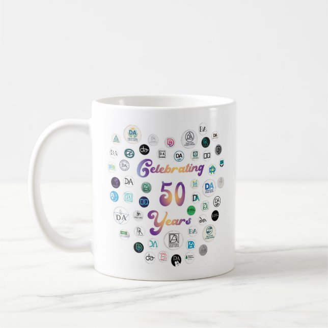 50-årsjubileum 50 Logotyper Mugg  (Vänster)