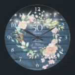 50-årsjubileum Blå Rustika Strängljus Stor Klocka<br><div class="desc">Med en delikat akvarellblomma girlang och vackra strängljus på en blå rustik trädgalleryta,  kan denna stilrena botaniska 50-årsjubileumsklocka anpassas med era speciella gyllene jubileumsdetaljer i elegant typografi. Designad av Thisisnotme©</div>