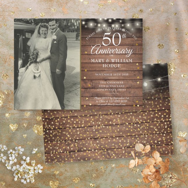 50-årsjubileum Rustik Guld Hjärtan Bröllopsfoto Inbjudningar (50th Anniversary Rustic Gold Hearts Wedding Photo Invitation)