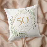50:e årsdagen av Chicen Watercolor Greenery Kudde<br><div class="desc">Den här botaniska femtioårsjubileet i chic,  som har en känslig mjuk vattenfärgsgrej i land,  kan vara personlig med din speciella årsinformation i elegant guld. Designad av Thisisnotme©</div>