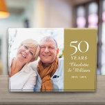 50:e Eleganten på Golden Bröllop-årsdagen<br><div class="desc">Den här chicens 50:e guldårsjubileum bröllop kan vara personlig med det speciella parets foto,  namn och jubileum data. Designad av Thisisnotme©</div>