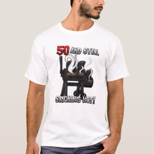50:e födelsedag-BBQ-citatet "Rökande Hett" Grill P T Shirt