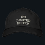 50:e födelsedag Golfer Begränsad Edition Funny Broderad Keps<br><div class="desc">Modern,  Begränsad upplags basebollhatt. 50-årsdagen,  golfer,  sport,  roligt tak. Du kan anpassa dig med året.</div>