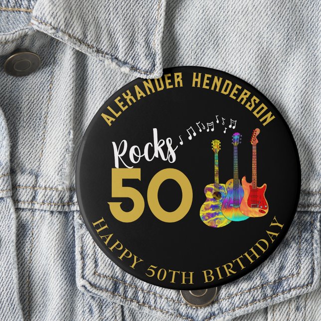 50:e födelsedagen Namn Guitars Music Sten 50 Knapp (Rock and roll 50th birthday button personalized rocks 50 gold typography & funky psychedelic guitars)