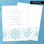50:e födelsedagen Surprise Party Blue Snowflake Inbjudningar<br><div class="desc">Mycket elegant blått snöflingor skapar en söt gräns längs grund i vuxens födelsedag. Modern och minimalistisk design har en öppen och hårig känsla. Contemporaryns estetik kommer att tilltala människor i alla åldrar.</div>