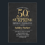 50:e Födelsedagsfesten - Guld Black Inbjudningar<br><div class="desc">Rustic Surprise 50:e födelsedagshälsinbjudan. Elegantens klassutformning i svart krita och faux glitter guld mönster. Elegantens skriptteckensnitt för funktioner. Berätta om du behöver anpassa dig ytterligare.</div>