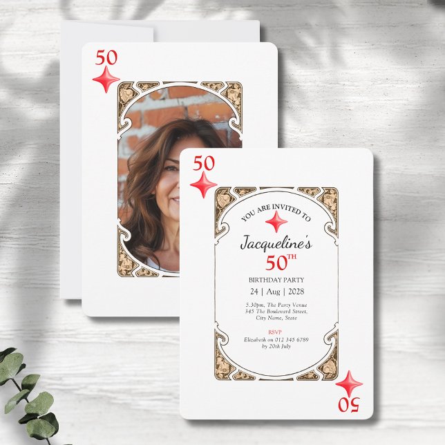 50:e födelsedagsinbjudan till uppspelningskort för inbjudningar (50th birthday party invitations in an art deco playing card style on a grey wood background.)