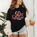 50 & Fabulous Rosa Glitter 50:e födelsedag Gnistra T Shirt<br><div class="desc">Den här moderna designen har texten "50 & Fabulous" i kalligrafiskriptet rosa glitter. Perfekt som gåva eller för 50:e födelsedagsfesten.</div>