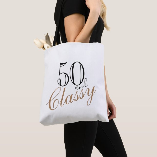 50 och Classy Elegant Black Golden Script Birthday Tygkasse (Närbild)