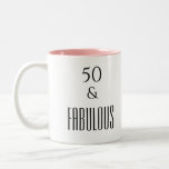 50 och Fabulous Birthday Funny Quote Black Text Två-Tonad Mugg<br><div class="desc">Fira 50-årsdagen rosa design mugg med 50 och fantastisk svart text.  Om du vill visa fler produkter klickar du på butikslänken.</div>