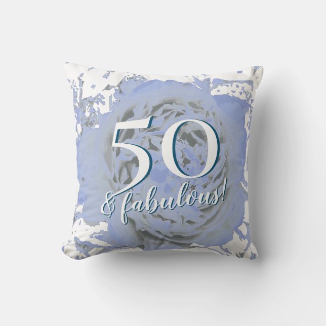 50 och Fabulous! Blue and White Peony Kudde (Framsida)
