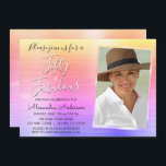 50 och Fabulous Elegant Rosa Lila Photo Inbjudningar<br><div class="desc">Femtio och Fabulous 50:e Födelsedagsfesten Elegant Guld Rosa och Lila Ombre Pastel Rainbow Birthday Bjudningsinbjudningar är perfekter för ett elegant födelsedagsfest. Dessa 50 och Fabulous Party-inbjudningar är perfekter för en femtionde Födelsedagsfest. Du kan uppdatera inbjudningskortet så att det innehåller din egen information om foto,  namn och födelsedagsplats.</div>