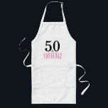50 och Fabulous Födelsedagsfest Apron Långt Förkläde<br><div class="desc">Vet någon som vrider 50 varför inte fira med den här elegant- och roligten-designern Apron i Shock rosa och Black</div>