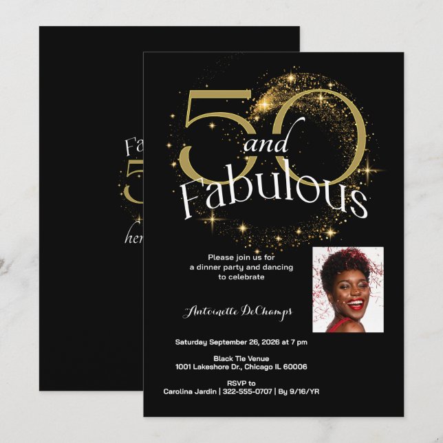 50 och Fabulous Födelsedagsfest Black White Guld Inbjudningar (Fram/baksida)