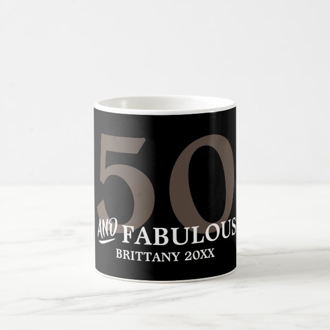 50 och Fabulous med Namn Birthday Mugg (Center)