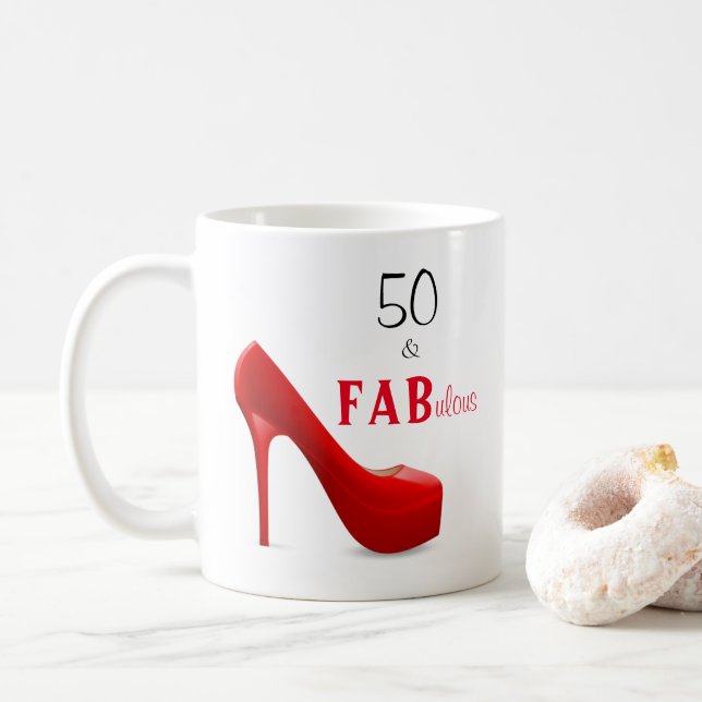 50 och Fabulous Red and Black 50:e födelsedagen Kaffemugg (Med munk)