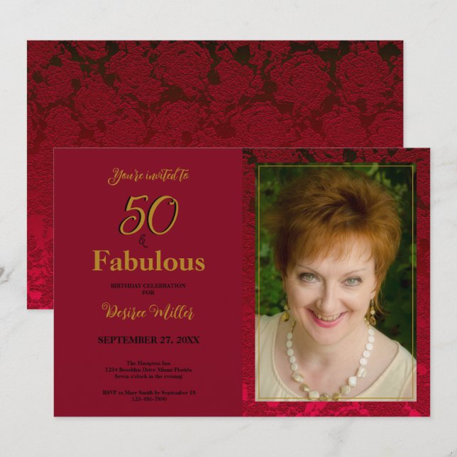 50 och Fabulous Red Guld Blommigt Birthday Inbjudningar (Fram/baksida)