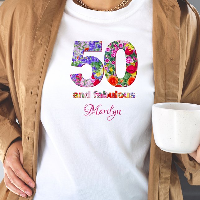 50 och fantastiska blommigtar med födelsedag - t-s t shirt (Skapare uppladdad)