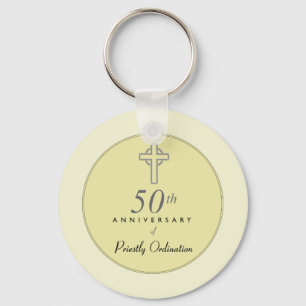 50th Årsdag av prästen med den präglade kor Nyckelring