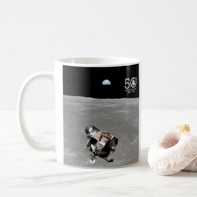 50th Årsdag landning för Apollo 11 Kaffemugg (Med munk)