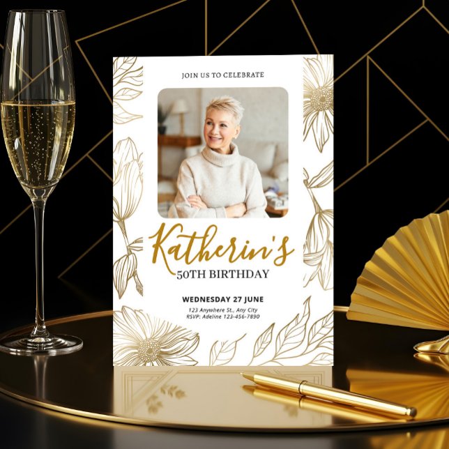 50th Birthday Elegant Gold Floral Photo Inbjudningar (50th Birthday Elegant Gold Floral Photo Invitation, Fifity Birthday)