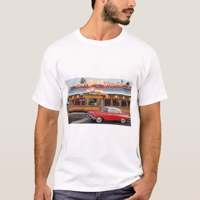 57 Chevy framför 1950-talet stil Coney Island T Shirt (Framsida)
