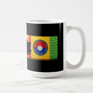 5/60. Tjänste- bandmugg för Inf Vietnam Kaffemugg