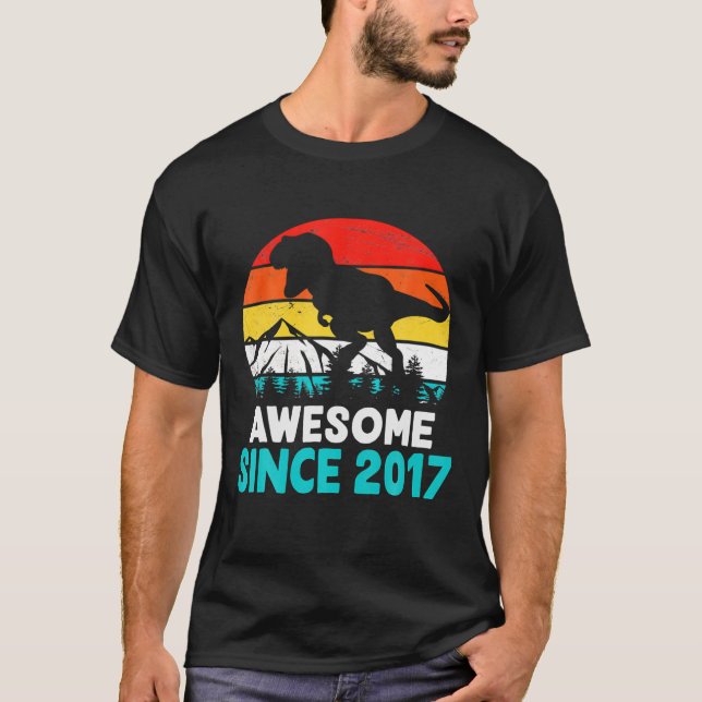 "5 år och 5 år från 2017 t shirt (Framsida)